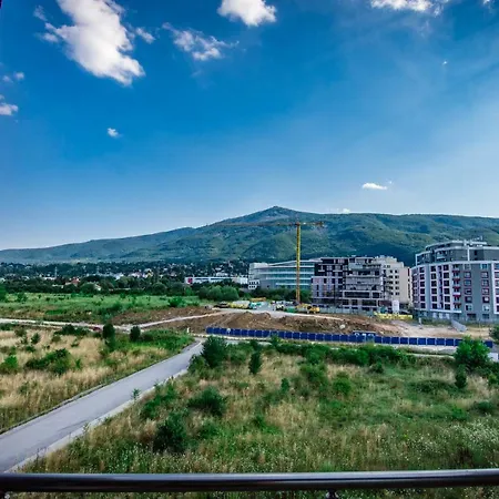 Beautiful Modern Flat With A Mountain View * Sofía